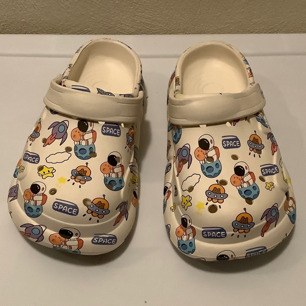 Boys Girls Clogs Kids Classic Garden Water Clogs Astronaut Print 36-37